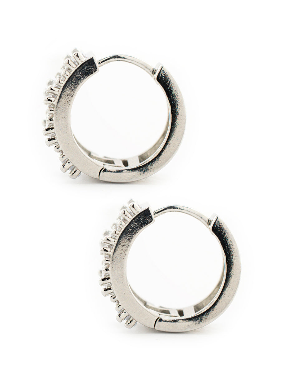 Huggie Zirconia Rectángulo en Baño de Rodio