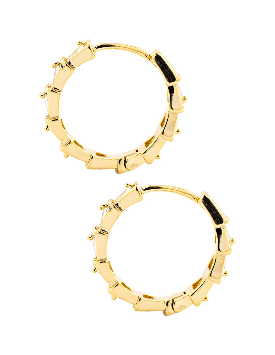 Huggie Trapecios con Zirconia Baño de Oro