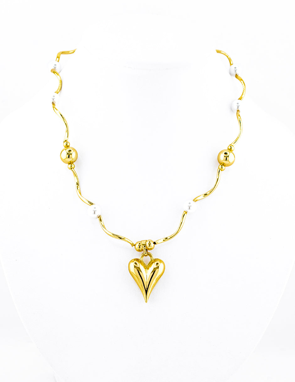 Collar de Corazon con Perlas en Baño de Oro