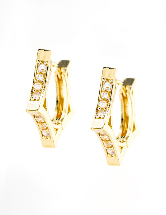 Huggie Estrella con Zirconias en Baño de Oro