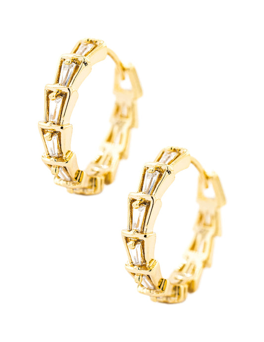 Huggie Trapecios con Zirconia Baño de Oro
