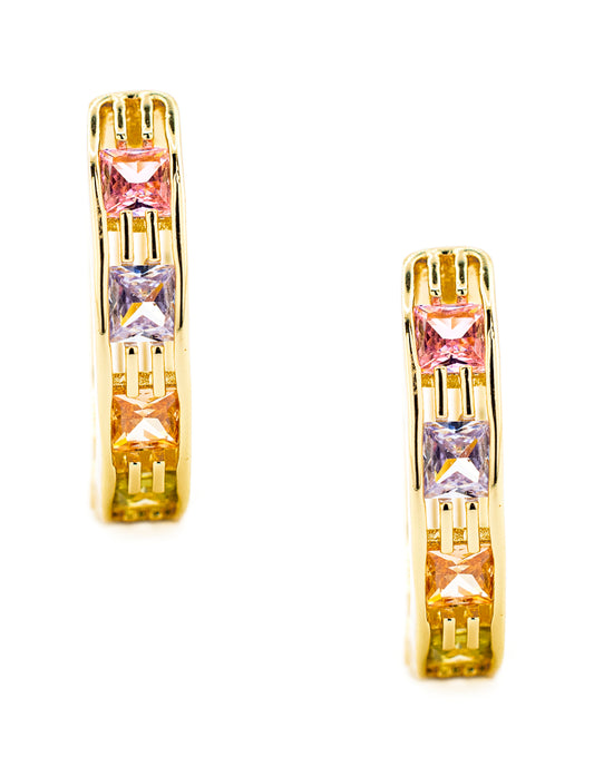 Huggie con Zirconias Cuadradas Multicolor Baño de Oro