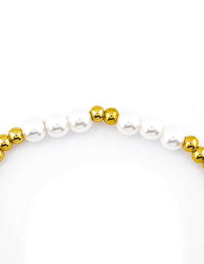 Pulsera Dije de Manzana con Perlas y Zirconias en Baño de Oro