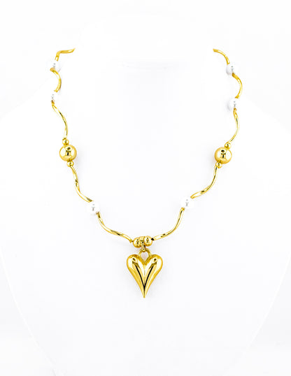 Collar de Corazon con Perlas en Baño de Oro