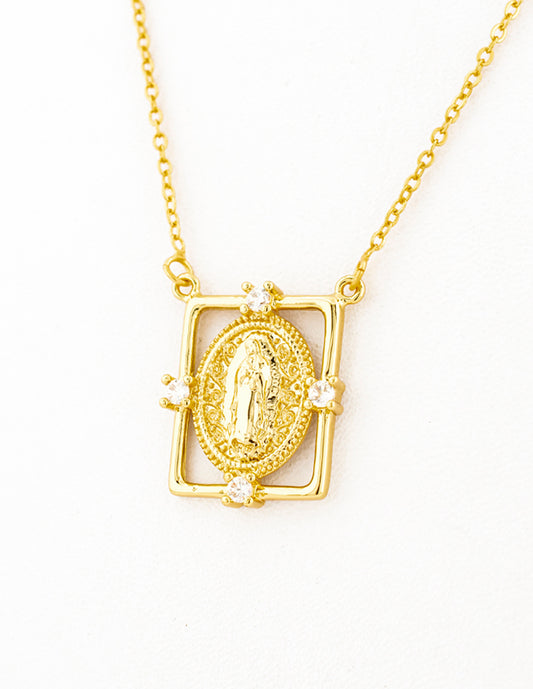 Medalla Virgen de Guadalupe en Baño de Oro