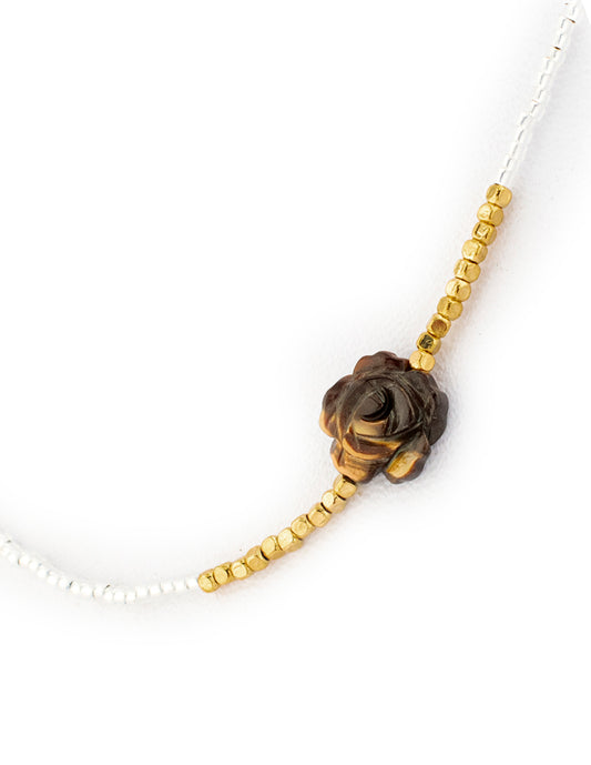 Collar Chaquiras Dije de Flor en Baño de Oro